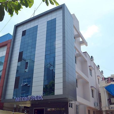 Metro Park Hotel Madras Buitenkant foto